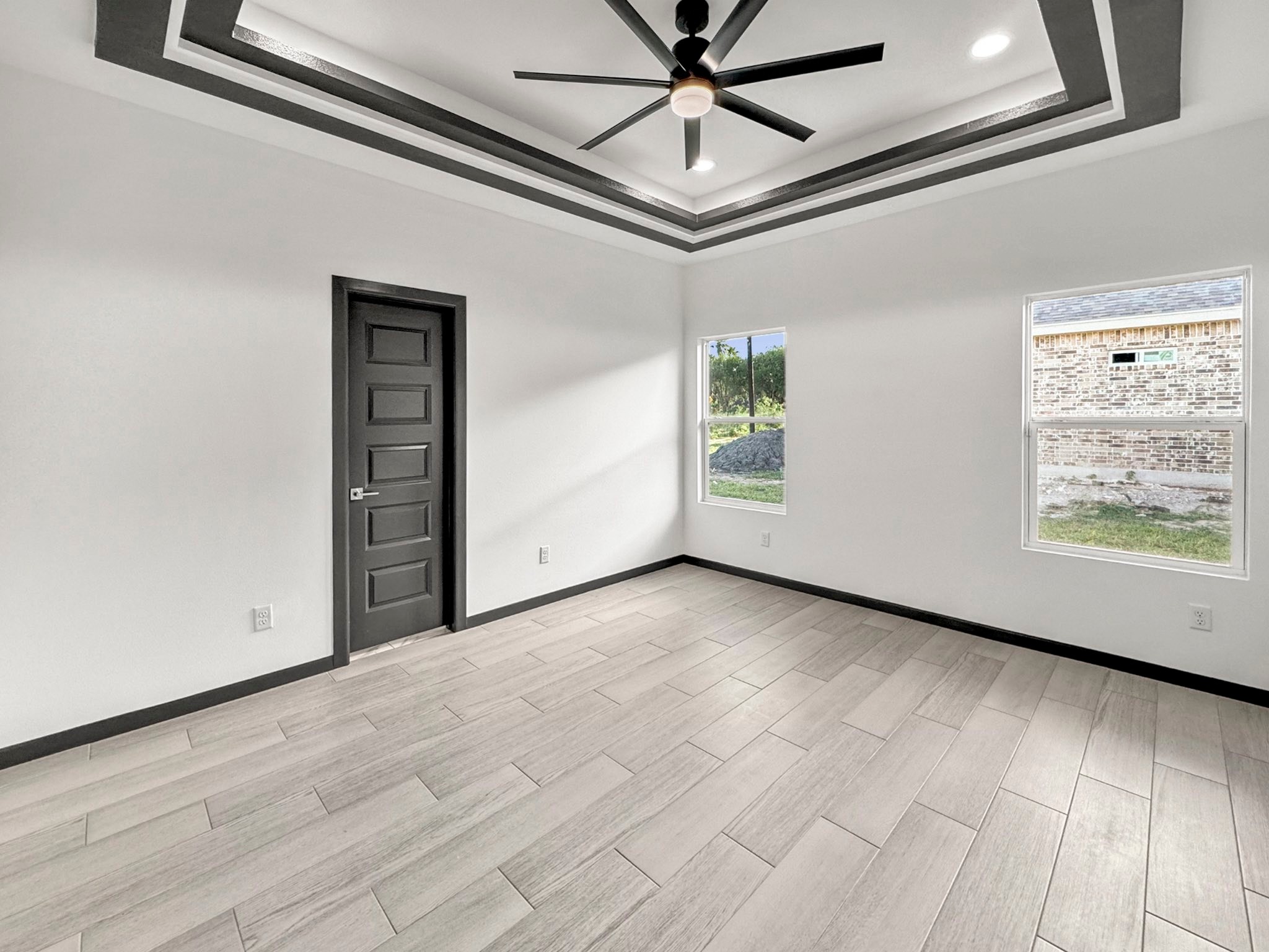 Custom home exterior — Ilustria